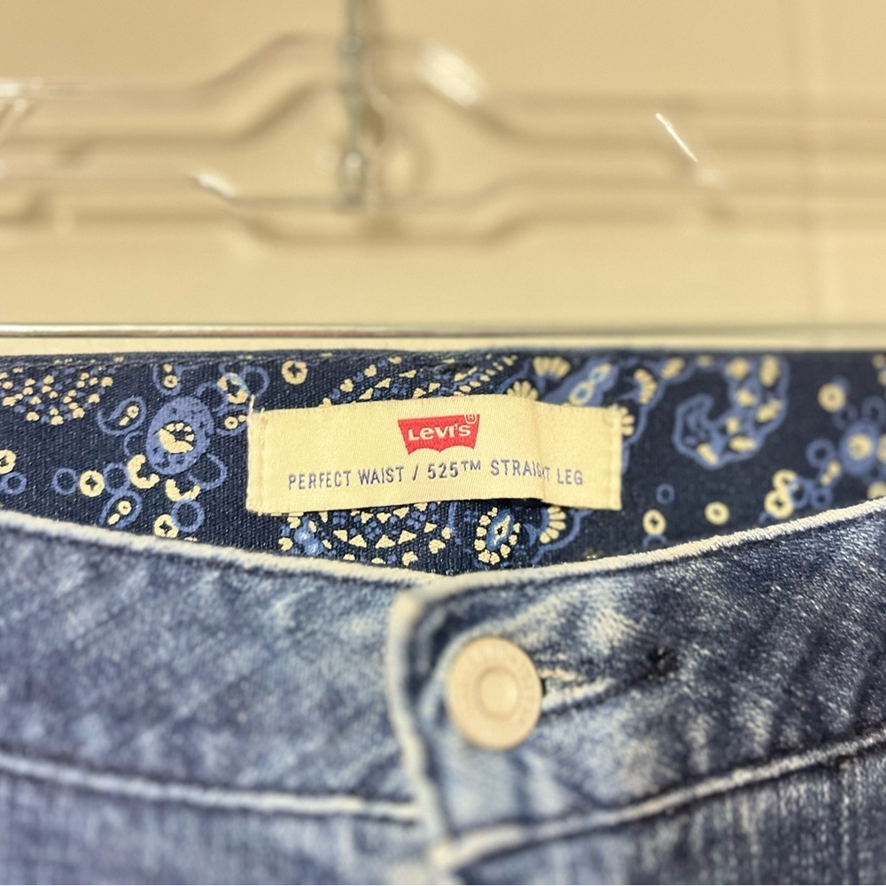 Levi's 525 Perfect Waist Straight Leg Women's Blue Jeans Size 16M - Picture 4 of 9